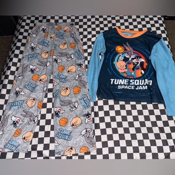 Boys size 8 space jam pajamas - Picture 1 of 3